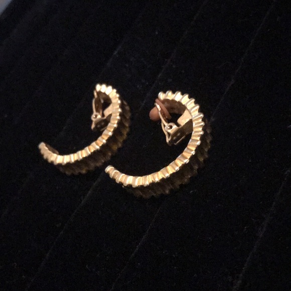 🟠 Givenchy Earrings - Gold Tone Clip Ons - Picture 10 of 12